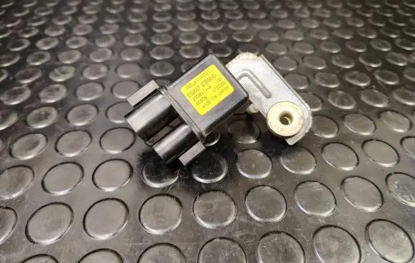 Nissan Pathfinder R51 Glow plug pre-heat relay 25237EB300 2738114A