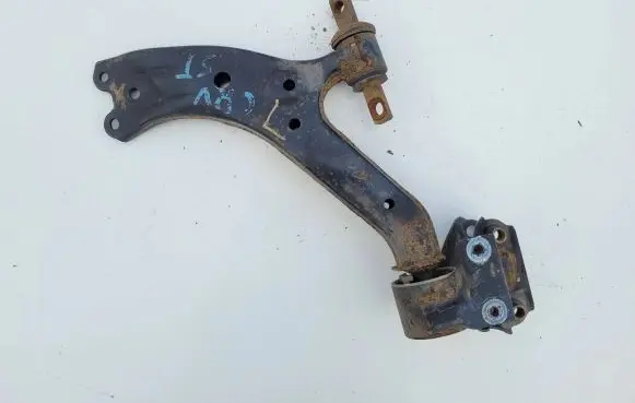 Honda CR-V Front lower control arm/wishbone