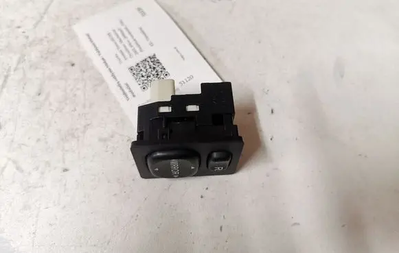 Toyota Avensis Verso Wing mirror control module 769746A 183574