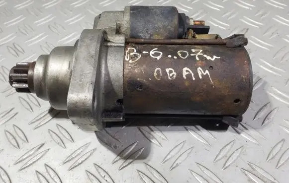 Volkswagen PASSAT B6 Starter motor SR0832X 788 40417