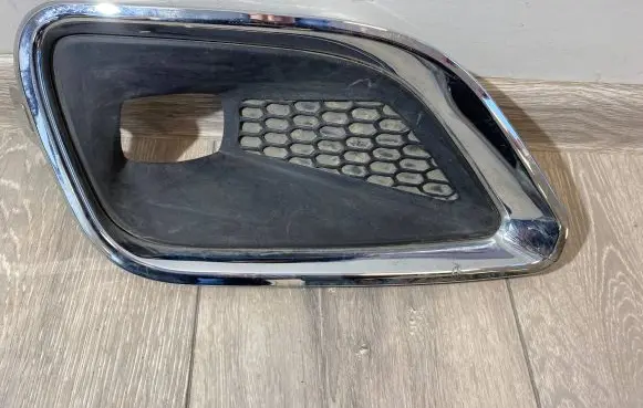 Jeep Cherokee Front fog light trim/grill 68287995AB