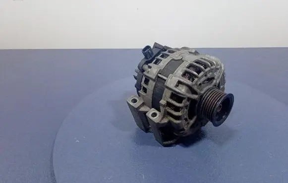 Opel Insignia A Generator/alternator 39047352