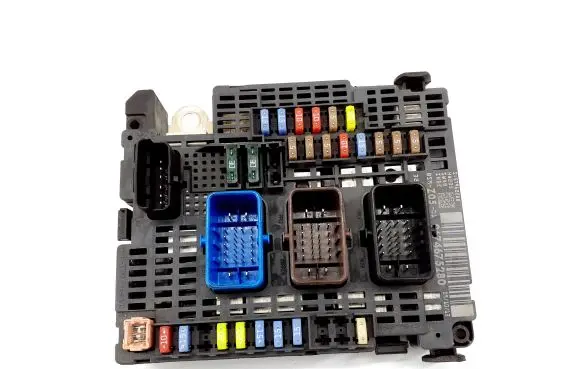 Citroen C4 II Picasso Fuse module 9674675280 BSMZ0501