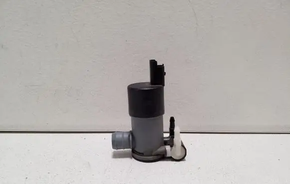 Nissan Qashqai J12 Windscreen/windshield washer pump 9825893480