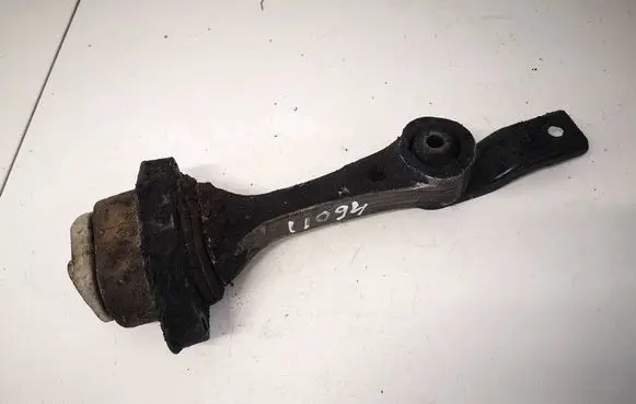 Volkswagen Golf IV Engine mount bracket 
