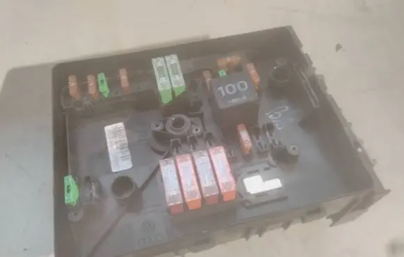 Skoda Octavia Mk2 (1Z) Fuse module 1K0937125A