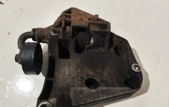 BMW X5 E53 A/C compressor mount bracket 64557786708 GD36S1M