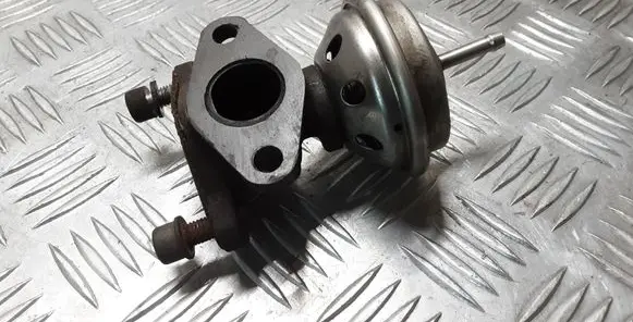 Audi A6 S6 C5 4B EGR valve 028131501E