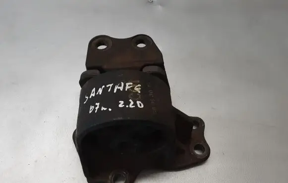 Hyundai Santa Fe Engine mount bracket 218322B000