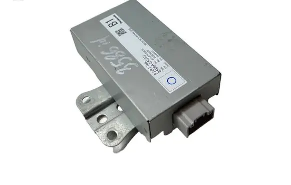 Toyota Avensis T270 Door control unit/module 8598A05010 160509IA0F 0046022