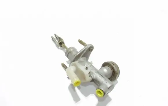 Nissan X-Trail T30 Clutch slave cylinder 