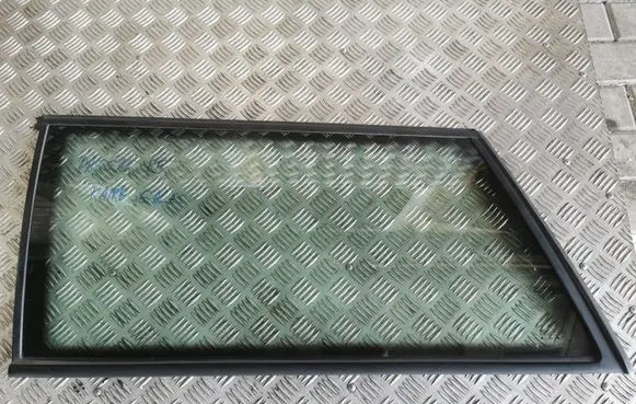Volkswagen PASSAT B5 Rear side window