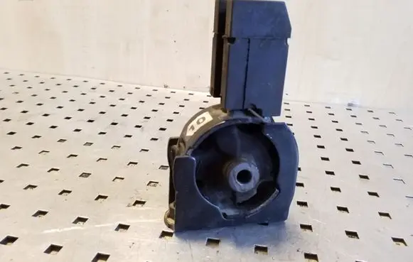 Toyota Corolla E120 E130 Gearbox mount