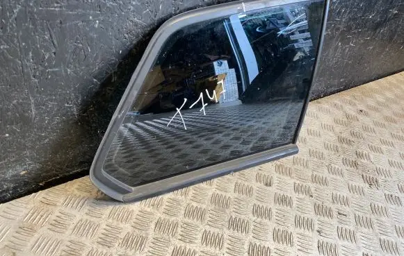 Volkswagen Golf VII Rear side window 5G9845298