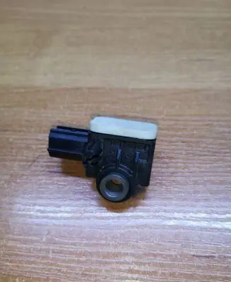 Volvo S60 Airbag deployment crash/impact sensor 31334336