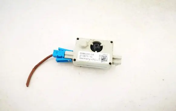 BMW 3 E90 E91 Antenna control unit 21367510 6990090-04