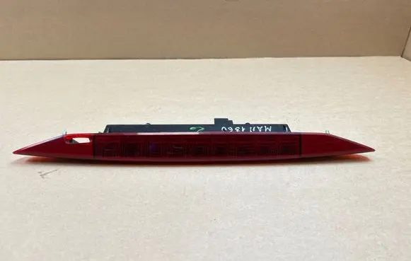 Subaru Legacy Third/center stoplight VC02117