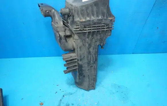 Ford Fiesta Air filter box cover C1B19600AD