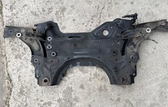 Peugeot 308 Front subframe 9677071880