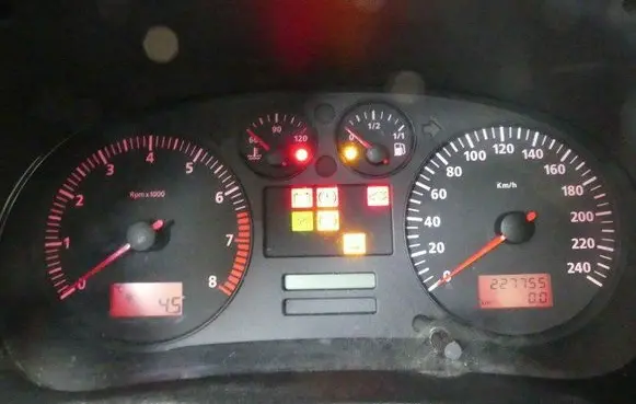 Speedometer (instrument cluster)
