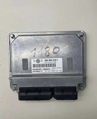 Volkswagen PASSAT B5 Engine control unit/module 3B0906018F 5WP40035