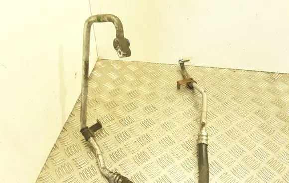 KIA Cerato Air conditioning (A/C) pipe/hose