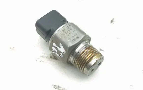 Toyota Avensis T250 Fuel pressure sensor 8945860010