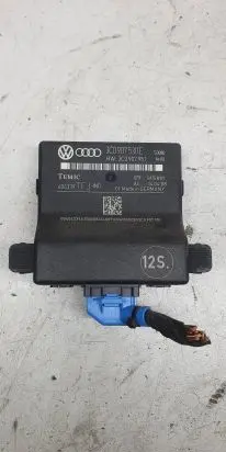 Volkswagen PASSAT B6 Gateway control module 3C0907530E 3C0907951