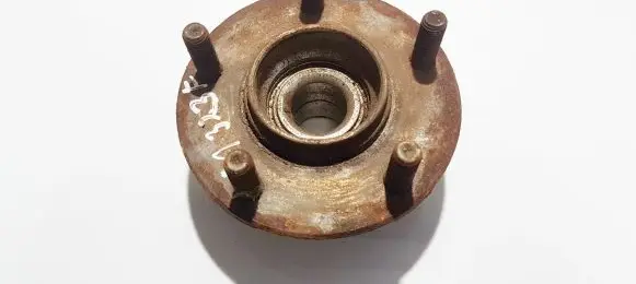 Mazda 323 F Rear wheel hub