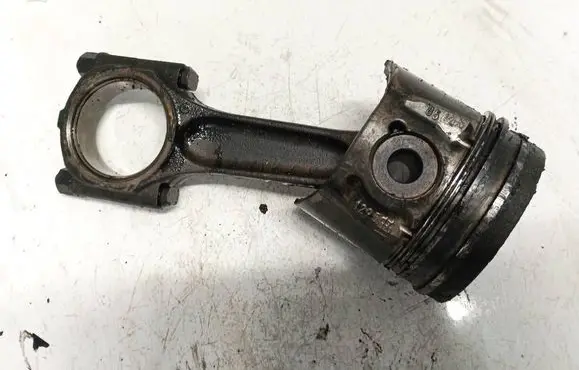 Citroen C5 Piston with connecting rod 085190