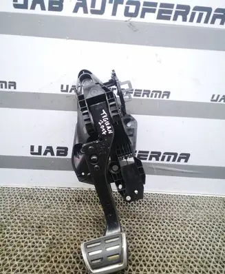 Volkswagen Tiguan Brake pedal 5Q2723058AM