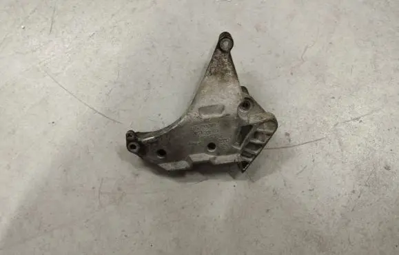 Volkswagen PASSAT CC Engine mounting bracket 03L199207