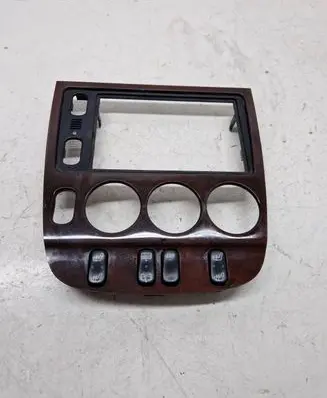 Mercedes-Benz ML W163 Radio/GPS head unit trim A1636808136 16866032