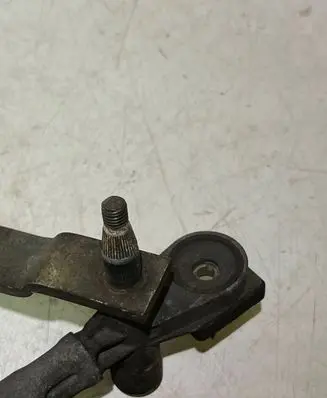 Ford Mondeo Mk III Front wiper linkage 