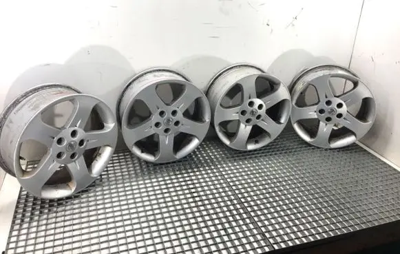 R18 alloy rim