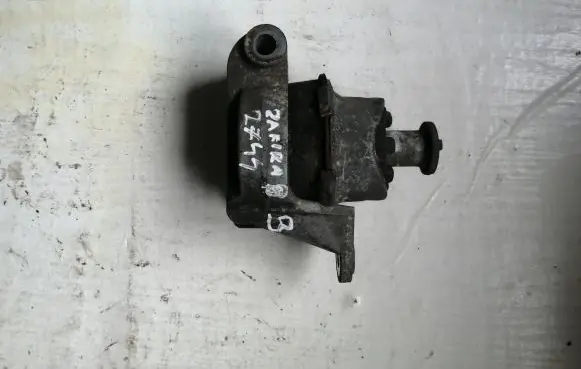 Opel Zafira B Engine mount bracket 24427641