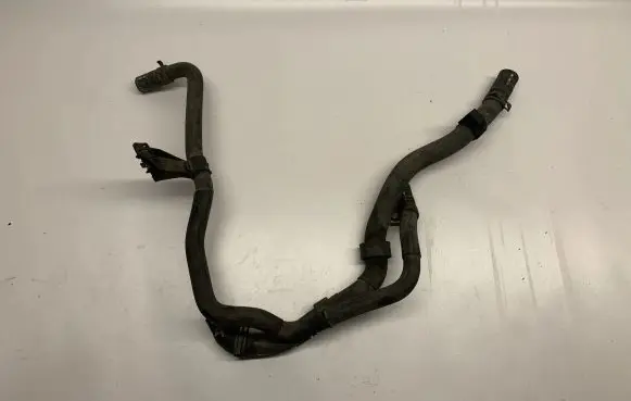 Volkswagen PASSAT B7 Engine coolant pipe/hose