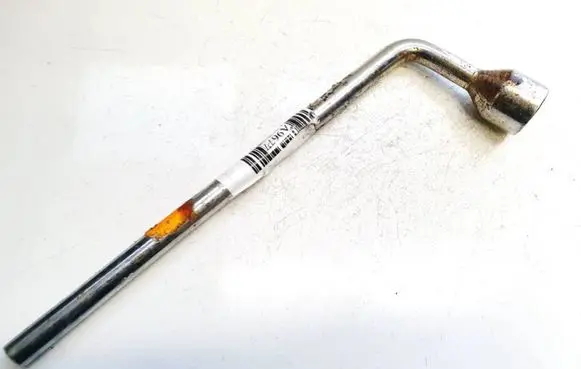 Chrysler Grand Voyager IV Wheel nut wrench 