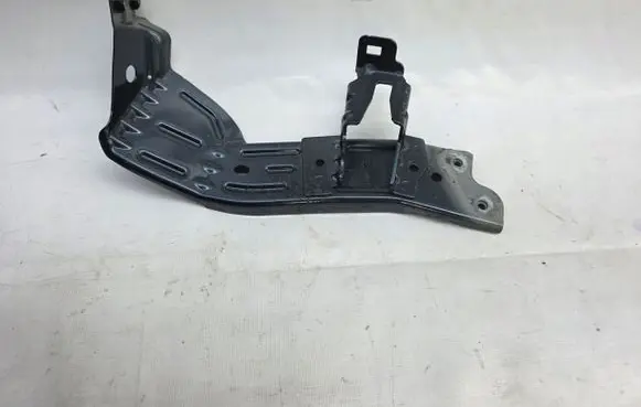 Seat Leon IV Fender mounting bracket 5FA821168