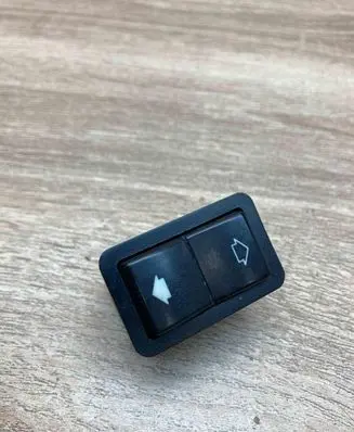 BMW 5 E39 Electric window control switch 8368974