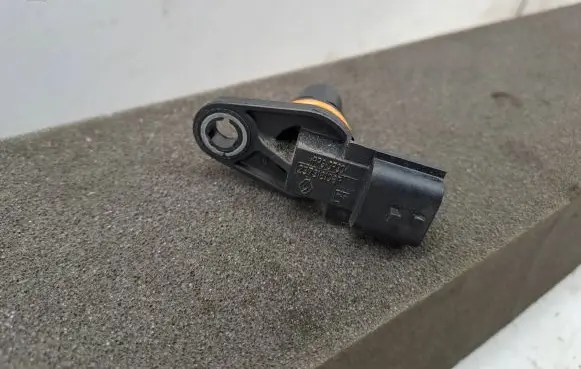 Dacia Sandero III Camshaft position sensor 237318108R PPPGF30