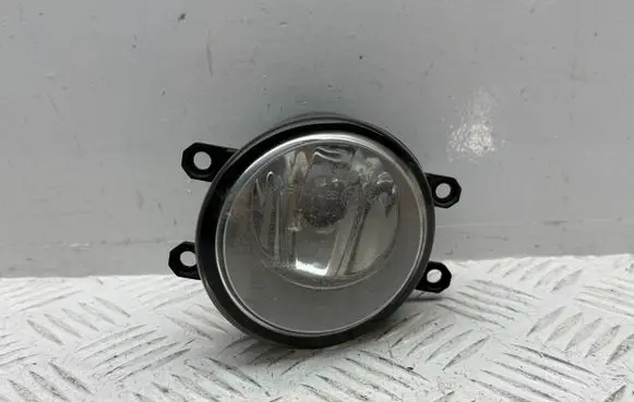 Toyota Avensis T250 Front fog light 812200D040 812200D042