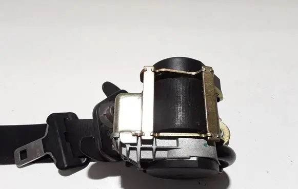 Peugeot 607 Front seatbelt