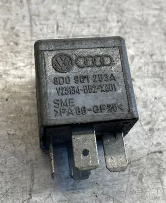 Audi A4 S4 B5 8D Other relay 8d0951253a