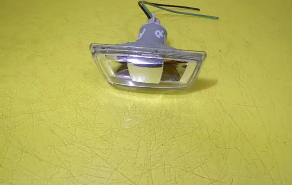 Opel Corsa D Front fender indicator light 13252455 6128