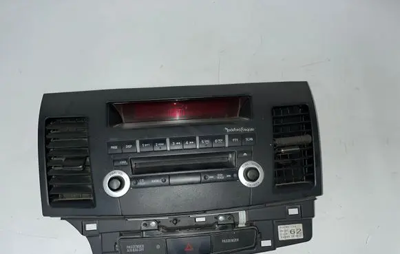 Mitsubishi Lancer Evolution Radio/CD/DVD/GPS head unit 8701A364