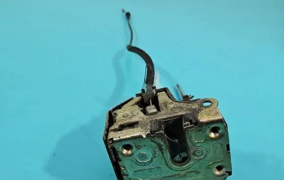 Renault Clio II Front door lock IMPRK1534811
