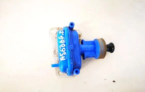 Audi 80 90 S2 B4 Central locking vacuum pump 893862153d