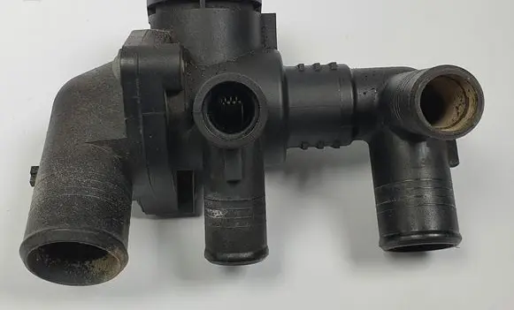 Ford Transit Thermostat housing BK2Q-8594-AA