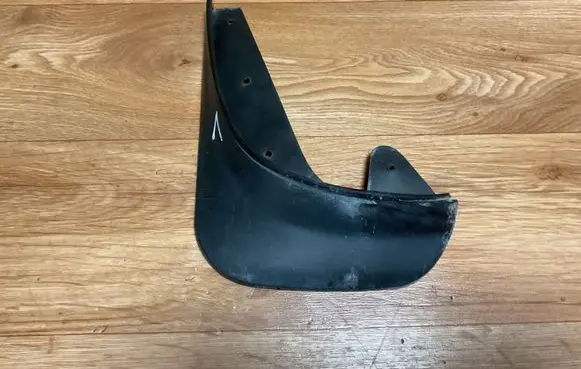 Renault Megane III Front mudguard 
